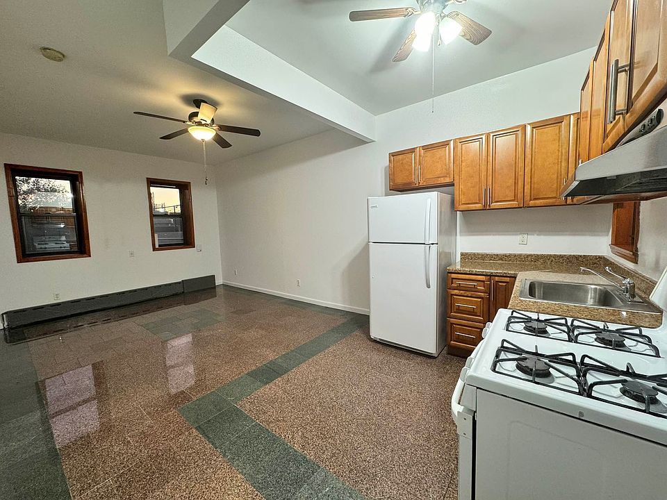 1st image of 14-32 28th Ave #2F