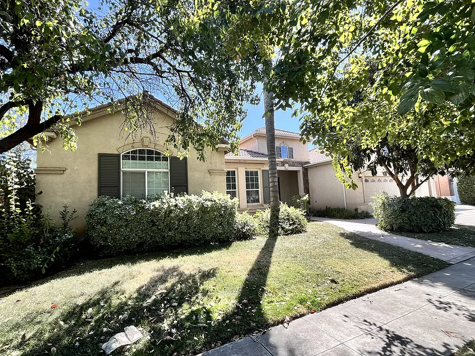 658 W Enterprise Ave