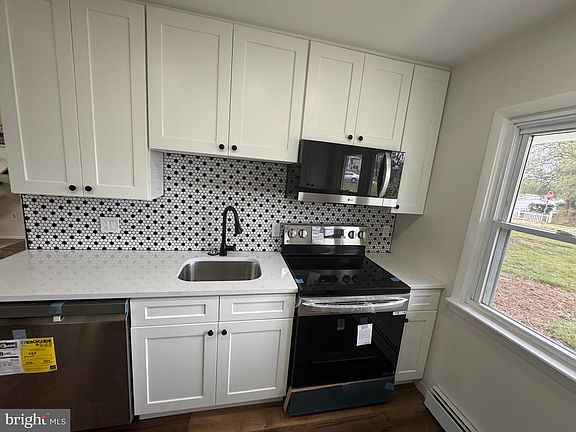 3rd image of 67 Horseshoe Ln