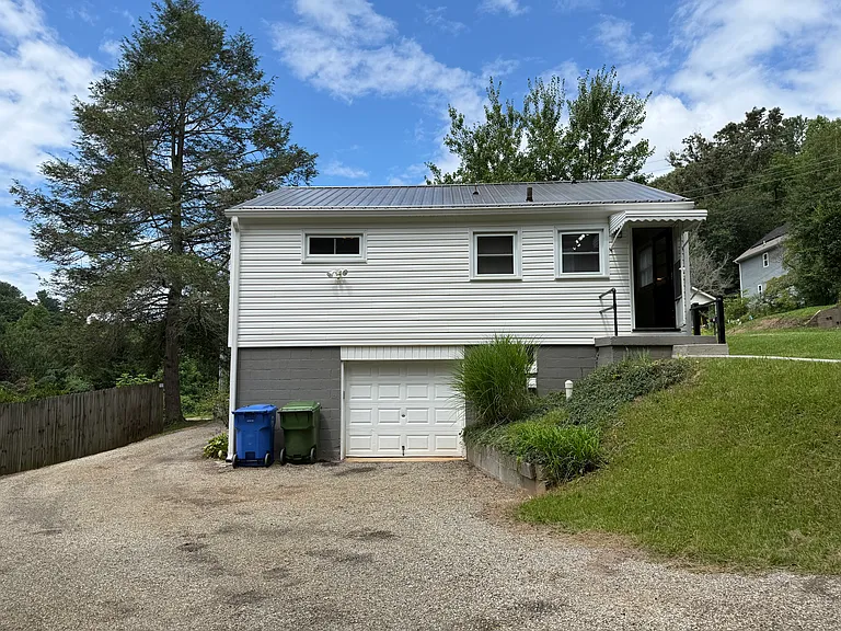 7 Robinwood Ave — Photo 6