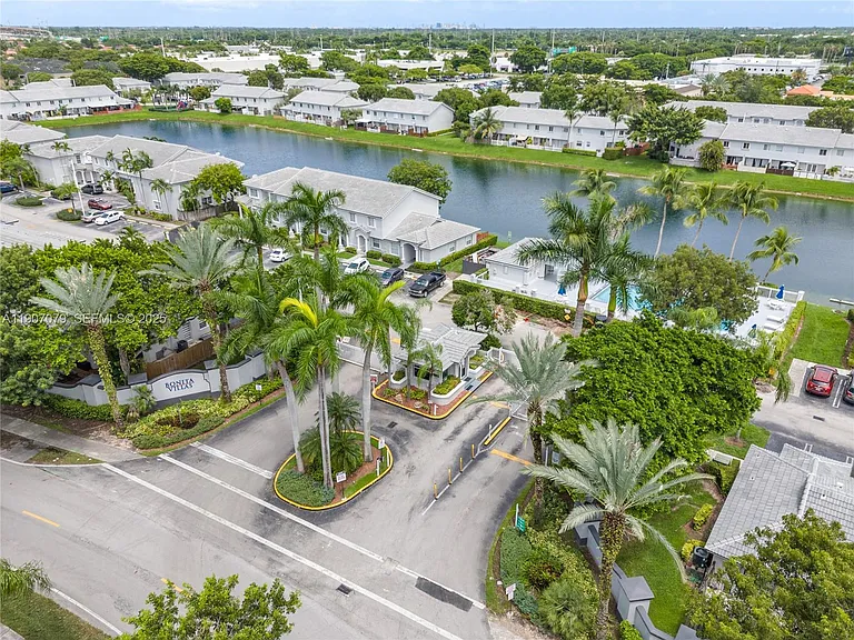 14231 SW 120th Ct — Photo 3