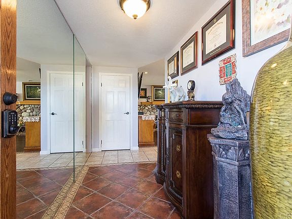 4th image of 840 Moffatt Cir
