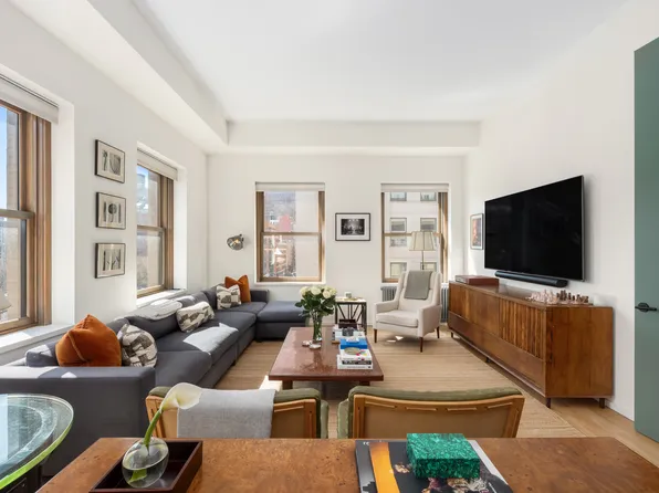 165 Hudson Street image 5 of 15