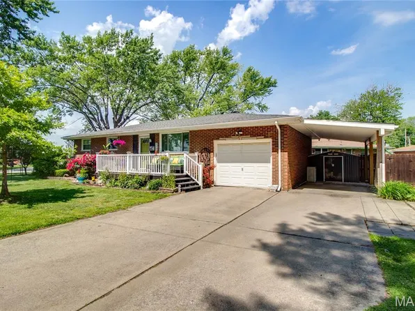 119 Bristol Ct, Bethalto, IL 62010