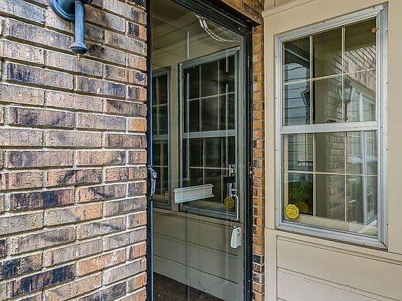 4th image of 401 Bowling Ave Unit 11