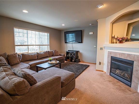 5th image of 8409 41st Drive NE #28