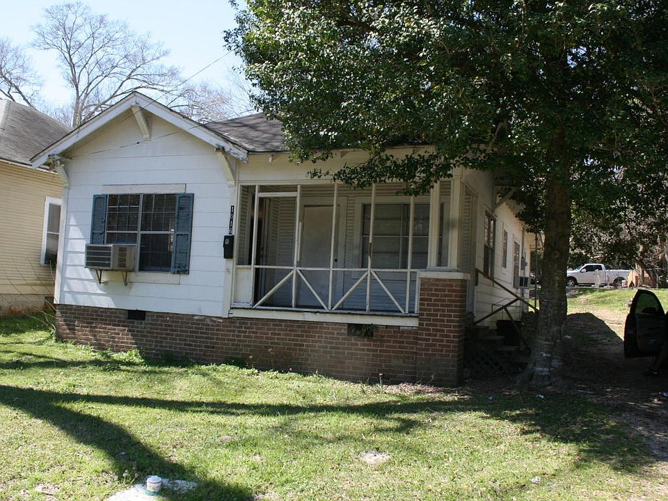 2nd image of 16 Glade Circle Dr
