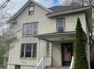 6 Clinton St, Newton, NJ 07860