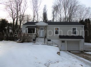 6 Stickles Pond Rd, Newton, NJ 07860