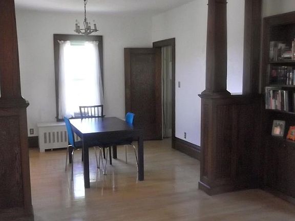 5th image of 106 Cypress St S