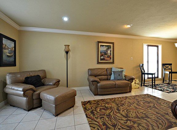 5th image of 2414 Harms Cir