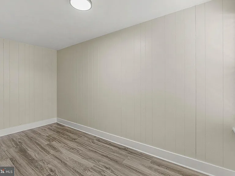 3047 Janney St — Photo 7