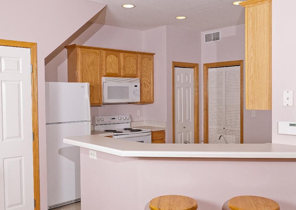 1st image of 3929 NE Gardenia Ln