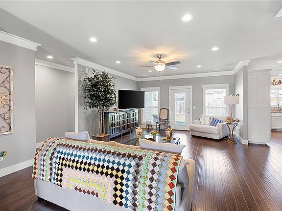 4th image of 808 Lindsey Ln