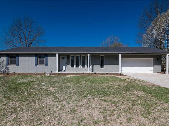 3rd image of 68 Crestview Dr