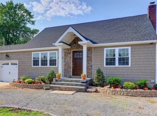 267 N Rutherford Ave, Massapequa, NY 11758