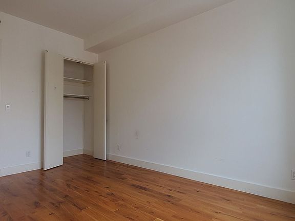 4th image of 73 Montrose Ave #5S