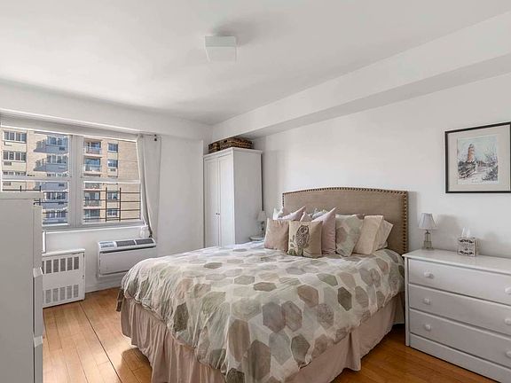 4th image of 100 W 93rd St APT 19J