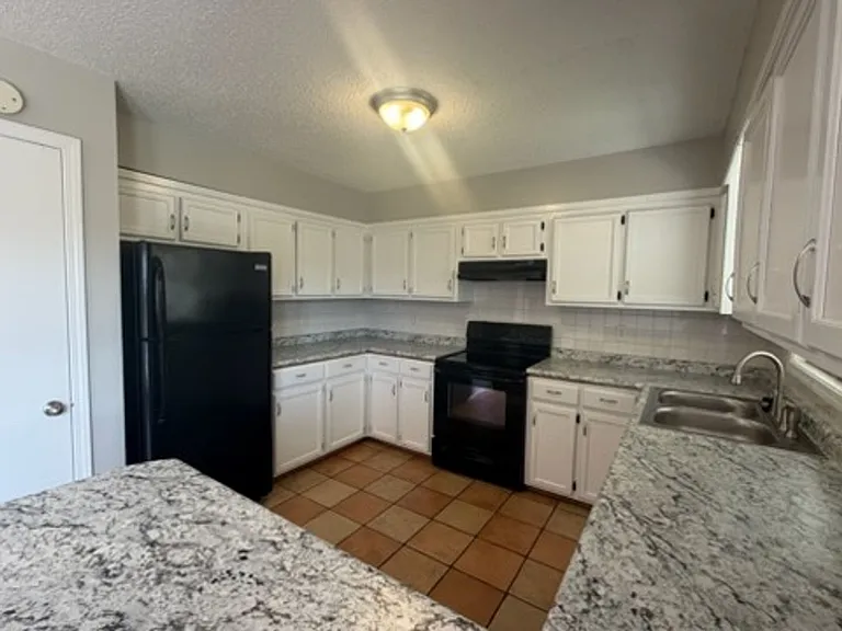 20380 Simmons Rd — Photo 3
