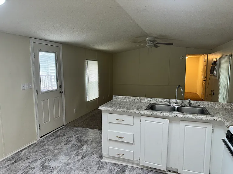 Lithia Manor (3666 Glenda St, Lithia Springs 30122) — Photo 23
