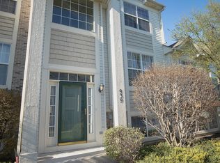939 Summit Creek Dr #939, Shorewood, IL 60404