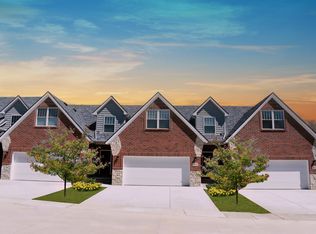 2624 Hampton Cir, Auburn Hills, MI