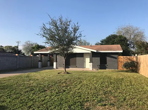 1105 E Cano St Photo 1