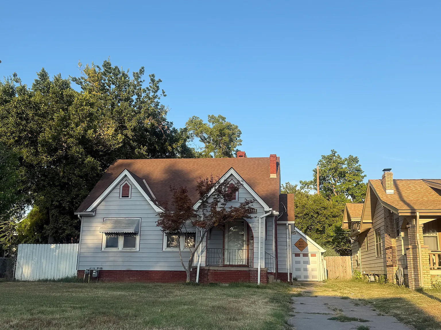3 bed, 964 sqft, $1,095 — Photo 1