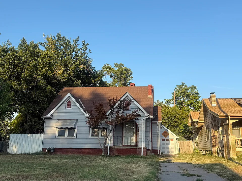 1208 S Waco Ave