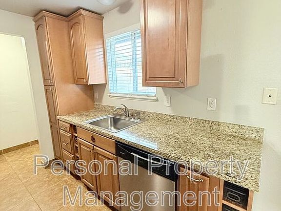 4th image of 1109 NW Westridge St