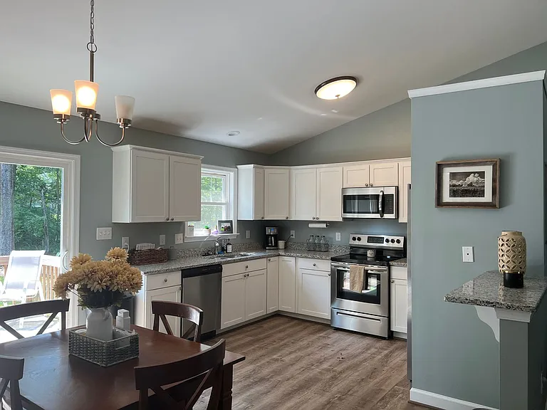 346 Brooks Dr — Photo 5