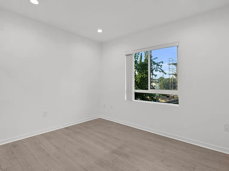 NoHo Beck 6320 LLC — Photo 12