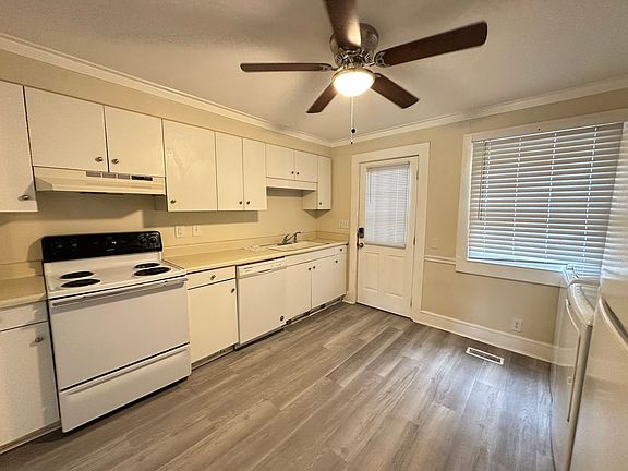 4th image of 110 S Melville St Graham Nc #27253