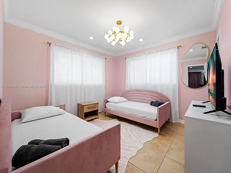 1761 NE 52nd St #1-2 — Photo 5