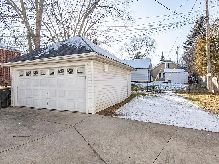 2615 N Wauwatosa Ave #1 — Photo 10