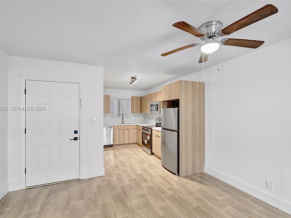 4th image of 1939 Jefferson St APT 103