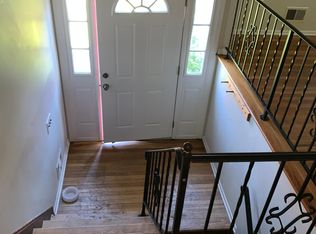 2 N Amundsen Ln, Airmont, NY 10901