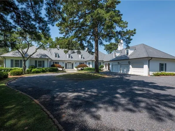 106 Ridge Rd, Virginia Beach, VA 23451