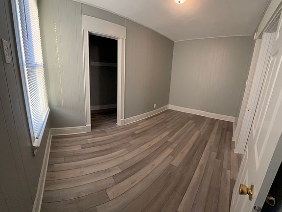 4th image of 2216 W 3rd St #1/2