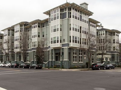 655 12th St APT 320, Oakland, CA, 94607