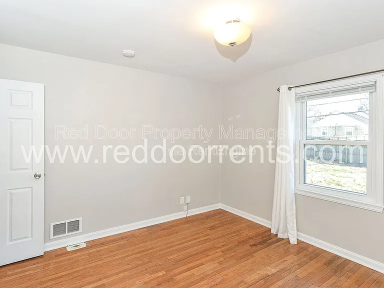 4930 N Illinois St — Photo 20