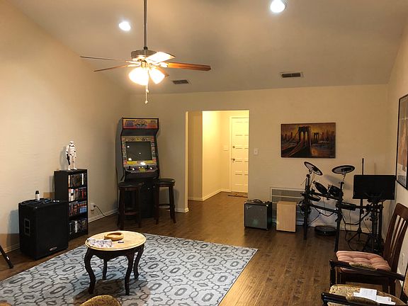 5th image of 1007 Sandy Trail Dr