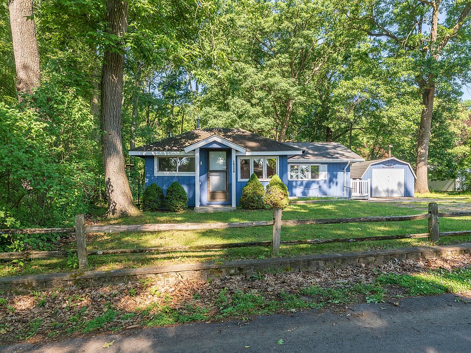 1st image of 10334 Woodlawn Dr