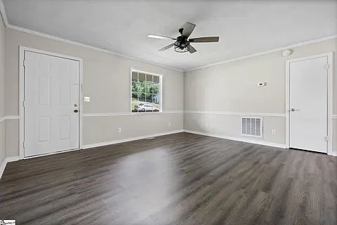 4th image of 22 Lorraine Dr