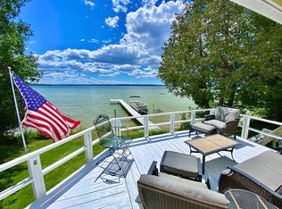 449 Sturgeon Bay Rd, Indian River, MI 49749