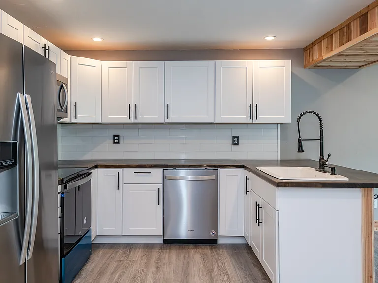 2821 Blackhawk Rd — Photo 6