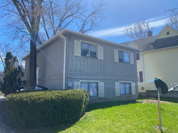 24-26 S Prairie St #28, Batavia, IL 60510