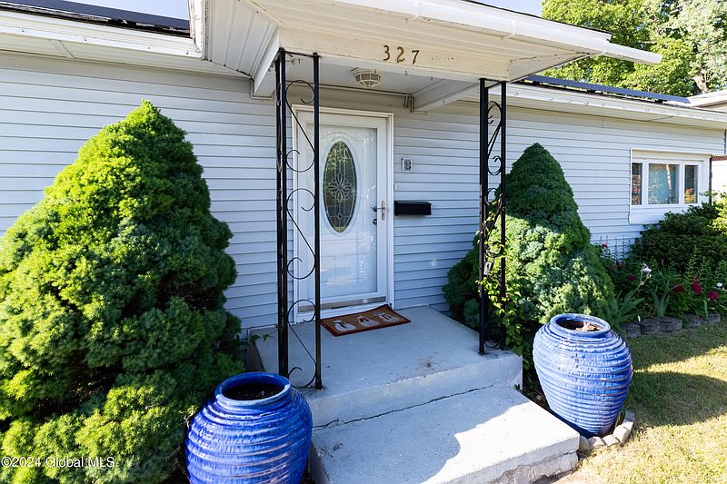 2nd image of 327 Hampton Avenue