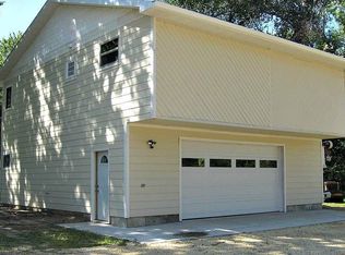 306 Hayes St W, Hazleton, IA 50641