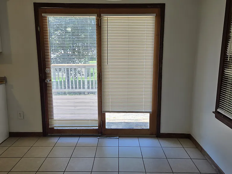 13326 Donnelly Ave — Photo 7